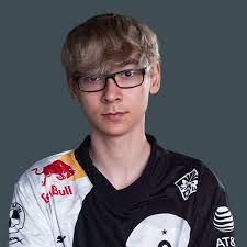 TenZ is one of the best Valorant players there is.