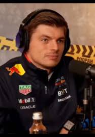 Max Verstappen reaction to "Tamo competindo, tamo competindo"